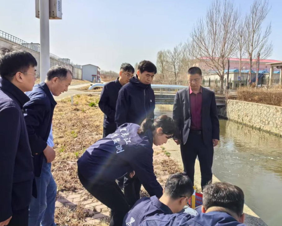 刘伟暗访何家沟治理成效巩固情况